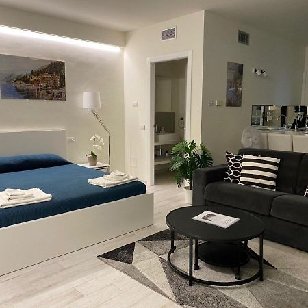 Terrazza Sul Lago - Acquaseria, San Siro By Lovecomo Exterior foto